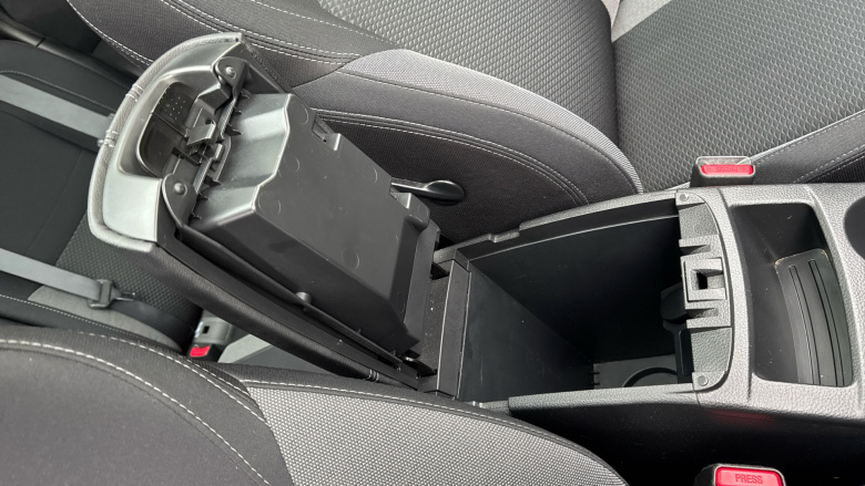 Nissan Qashqai 1.3 DiG-T N-Connecta 5dr Petrol Hatchback